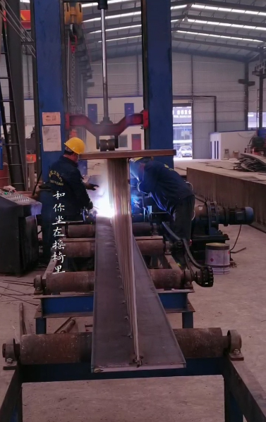 甘肃肃州钢结构厂H型钢组立机