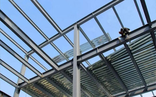 肃州肃州钢结构加工中的切割与钻孔精度控制要点